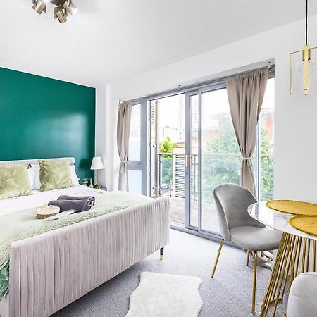 Bow Wharf Apartments Лондон Екстериор снимка