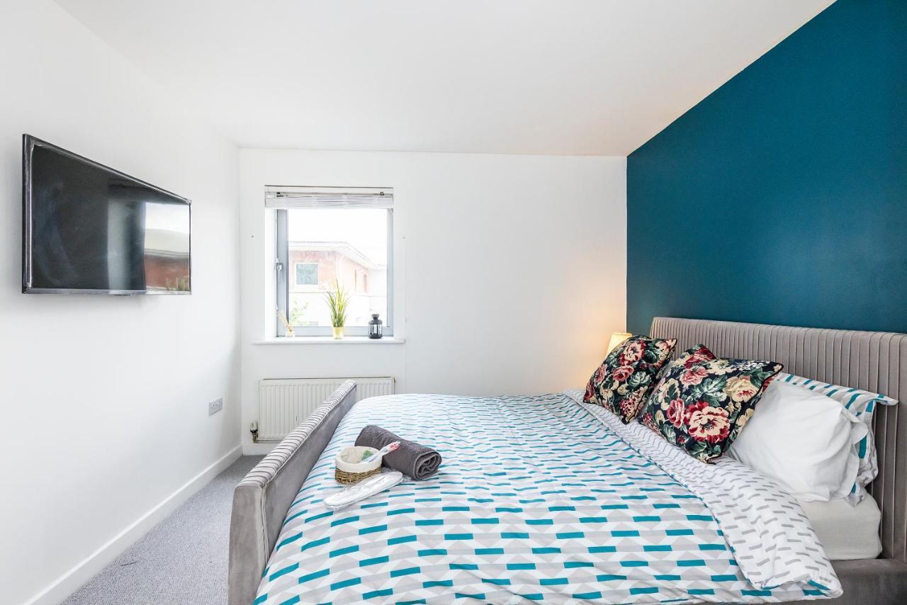 Bow Wharf Apartments Лондон Екстериор снимка