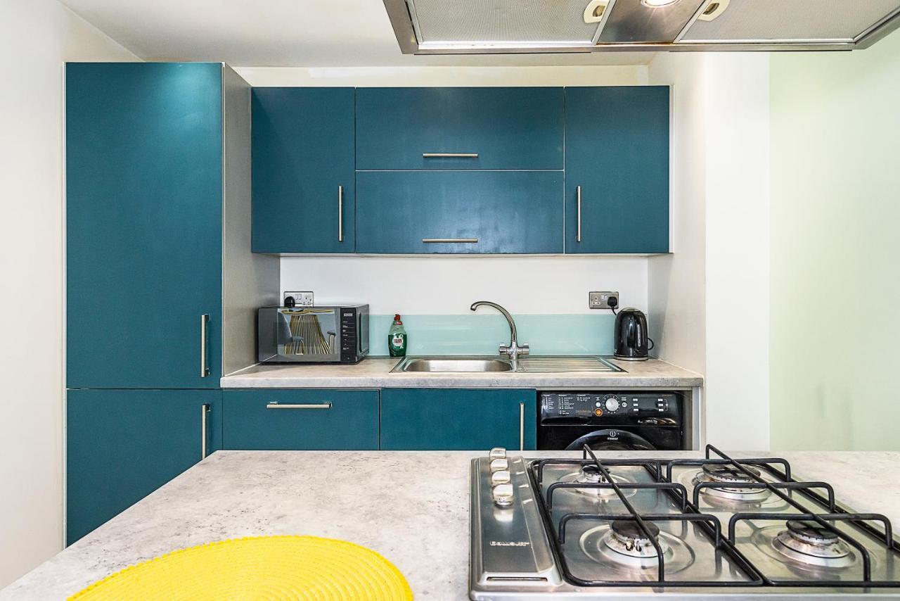 Bow Wharf Apartments Лондон Екстериор снимка