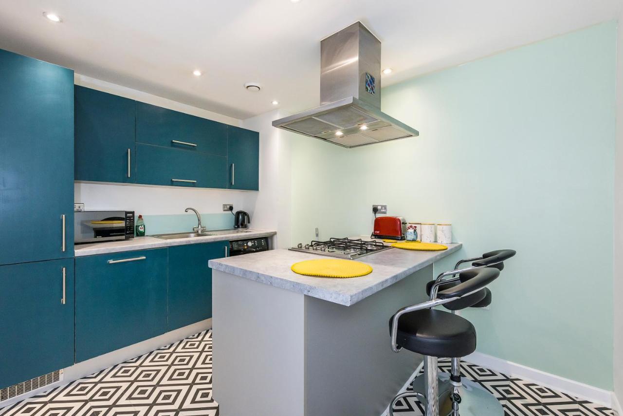 Bow Wharf Apartments Лондон Екстериор снимка