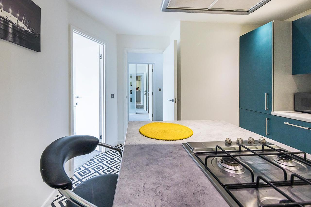 Bow Wharf Apartments Лондон Екстериор снимка